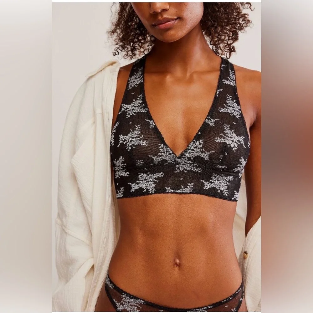 #1011 Free People Black and White Lace Bralette & pantie set - Picture 5 of 13